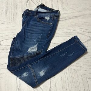 Judy Blue Women's Skinny Jeans - Distressed Blue